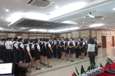 陳瀅妃 服務營銷禮儀與管理落地培訓專家，引領數(shù)百家企業(yè)實現(xiàn)卓越服務